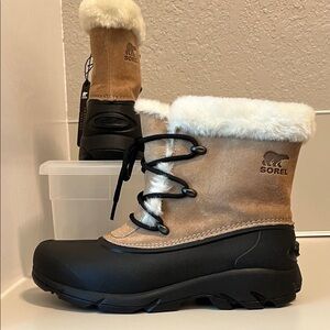 Sorel Tan and Black Boots with White Fur